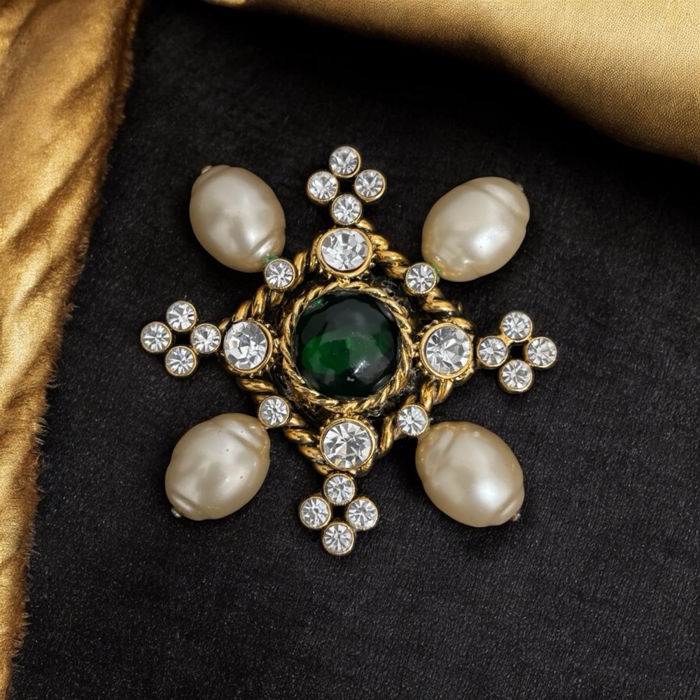 CHANEL X Karl Lagerdeld & Victoire de Castellane 1990-1991 Collection-